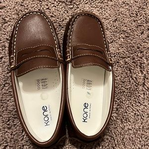 Kone size 2 loafers